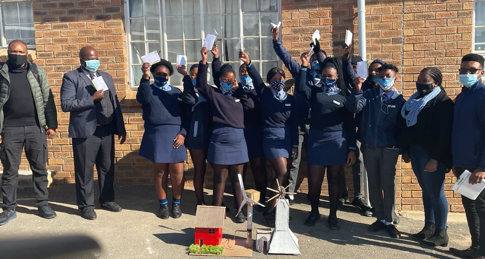 Teams from Iingcinga Zethu Secondary School